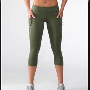 Virus compression crop leggings
